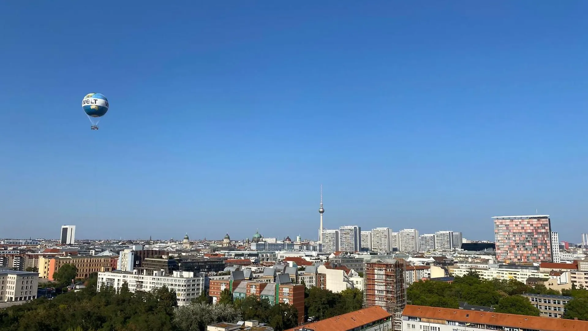 Skyview Studio Apartments At Berlin Kreuzberg-Mitte