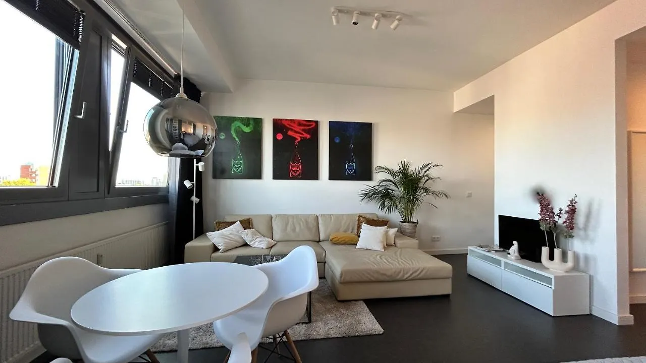 Skyview Studio Apartments At Berlin Kreuzberg-Mitte