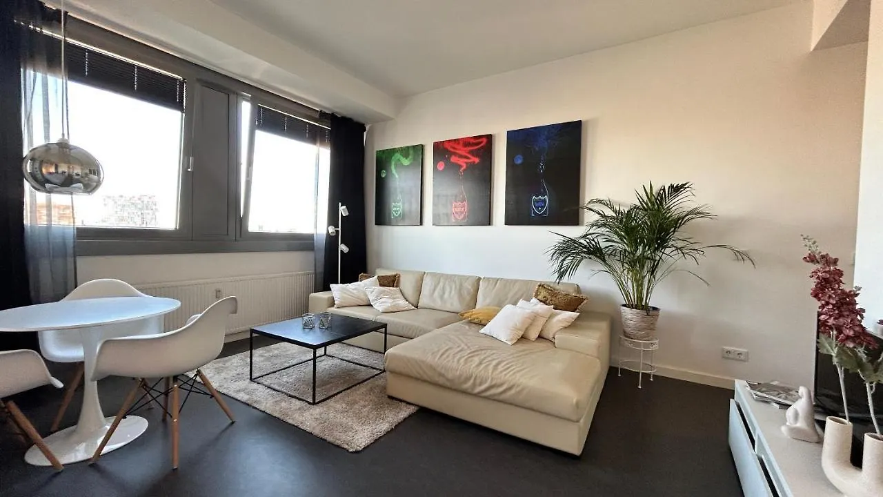 Skyview Studio Apartments At Berlin Kreuzberg-Mitte