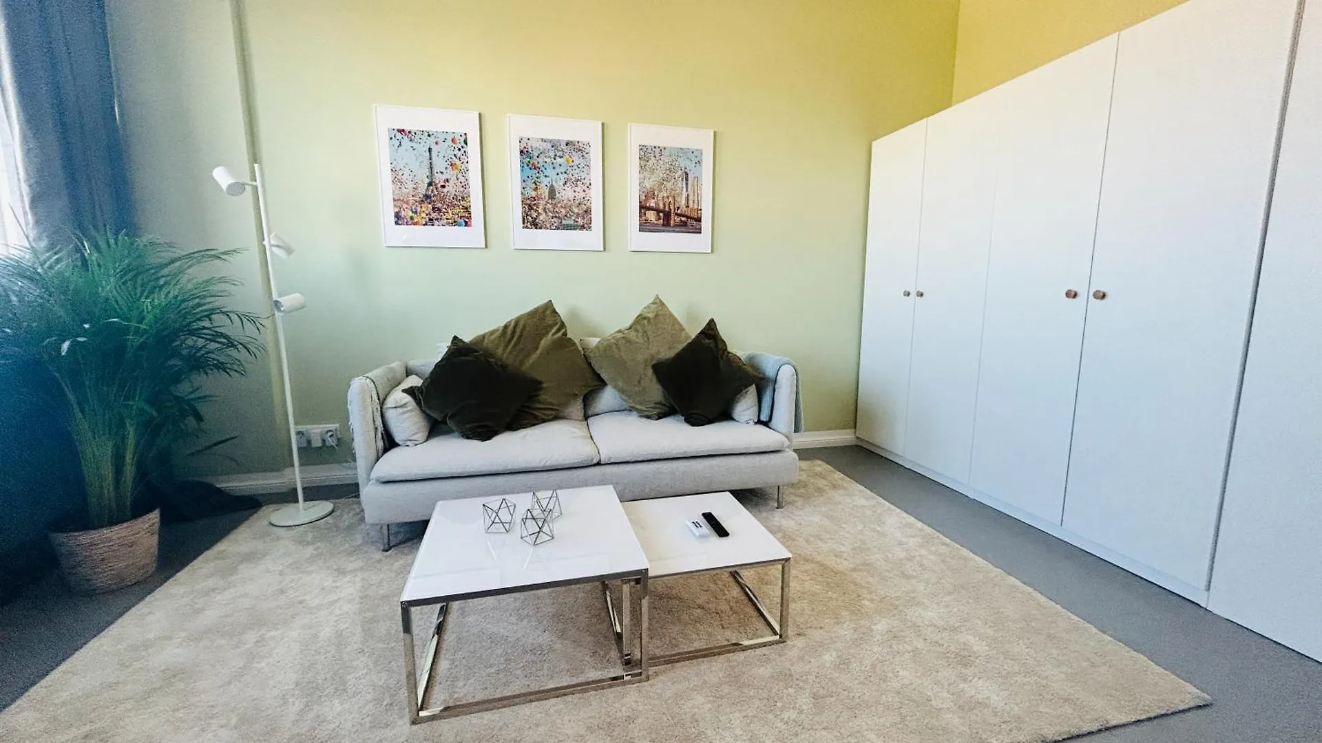 Skyview Studio Apartments At Berlin Kreuzberg-Mitte