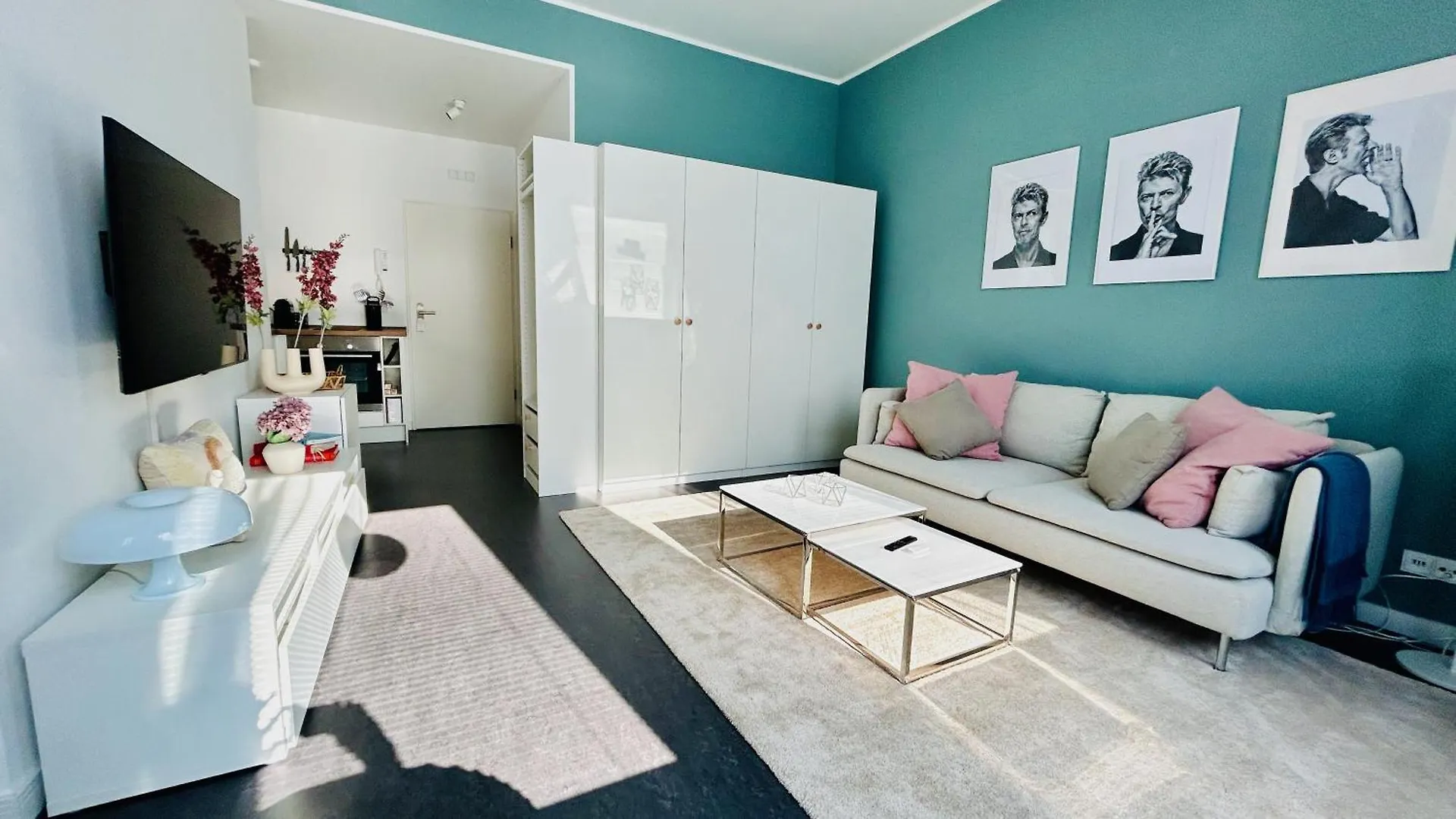 Skyview Studio Apartments At Berlin Kreuzberg-Mitte