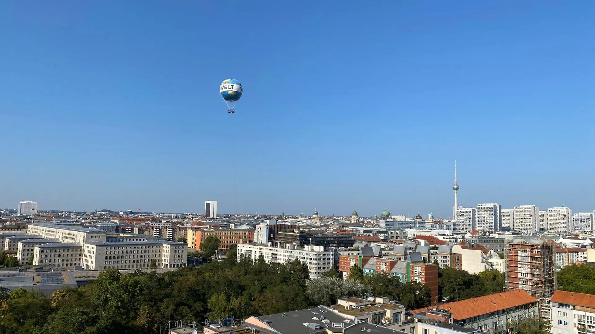 Skyview Studio Apartments At Berlin Kreuzberg-Mitte
