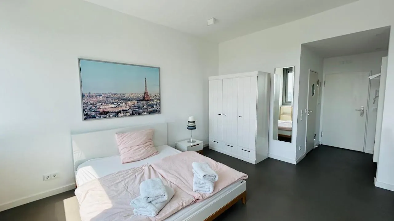 Skyview Studio Apartments At Berlin Kreuzberg-Mitte